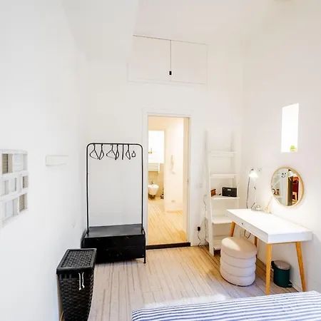 Apartment Charming Design In Vibrant Pigneto *